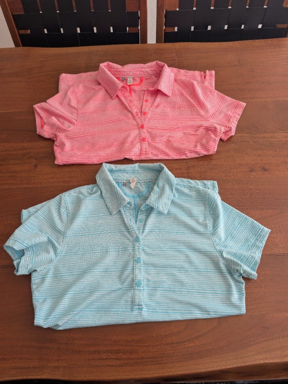 Under Armour HeatGear Women’s Medium Golf Polos Pink Blue Stripe Lot of 2